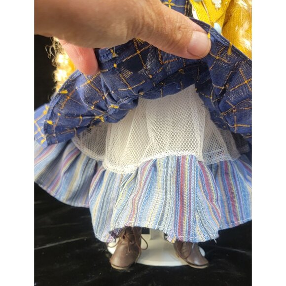 Vintage Debbie by Visconti Porcelain Doll from the Debbie Doll Collection - Picture 10 of 16